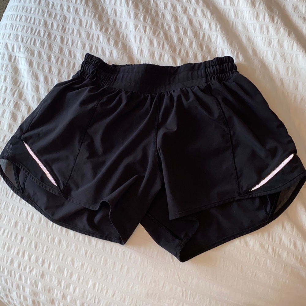 lululemon hotty hot short 4inch